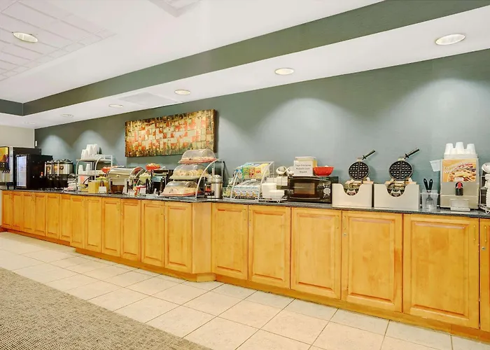Wingate By Wyndham Hotel 3*