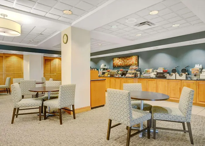 Wingate By Wyndham Hotel