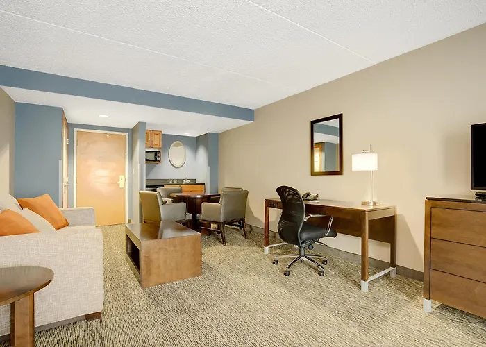 Wingate By Wyndham Hotel