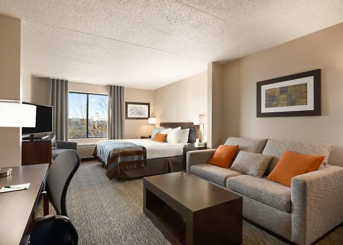 Wingate By Wyndham Hotel 3*