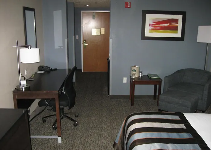 Wingate By Wyndham Hotel Fargo
