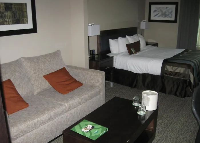 Wingate By Wyndham Hotel 3*