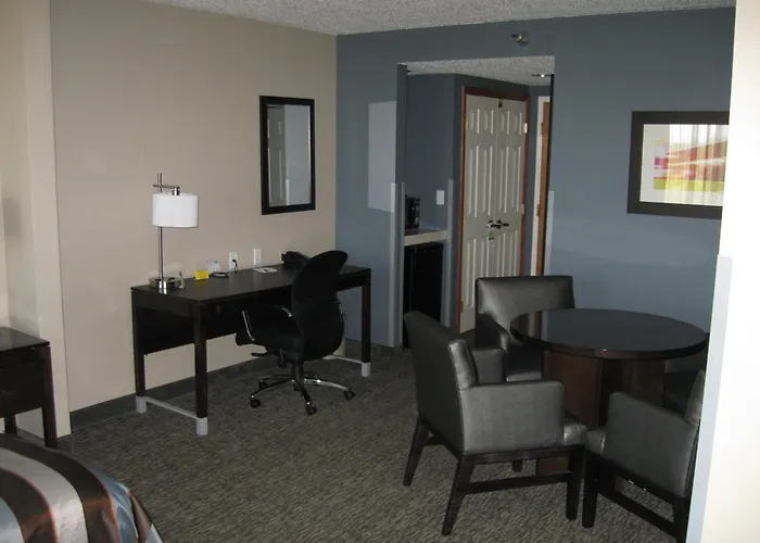 Wingate By Wyndham Fargo